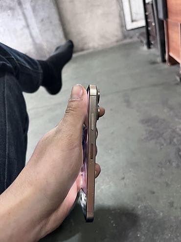 iphone 16: IPhone 15 Pro, 64 GB, Desert Titanium, Qırıq — 4