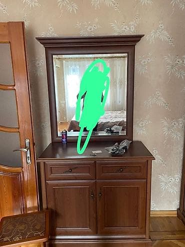 Klassik üslubda yataq otağı mebel dəsti Tərkibi: - Böyük 4 bölməli