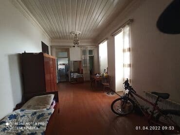 2 mərtəbəli: Balaxanı qəs. 3 otaqlı, 72 kv. m, Orta təmir — 3