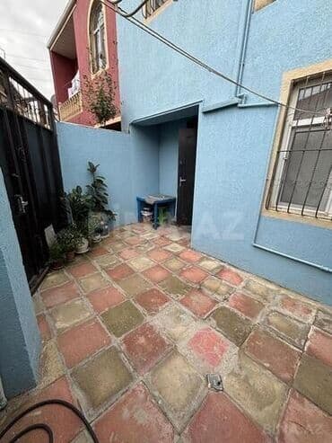 2 mərtəbəli həyət evləri: İki mərtəbəli həyət evi - Ümumi plan: 2 mərtəbə, balkonlu fasad — 8