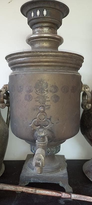 Antik kömür/odunla işləyən samovar - Material: ehtimalən mis və ya