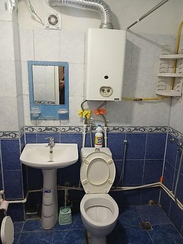 qubada satilan evler 2024: Neftçilər metrosunun çıxışında, icranın tam arxaaında şəraitli və — 9