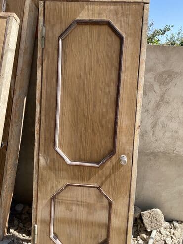 şam qapılar: Yataq otağı üçün İşlənmiş Otaq qapısı 80x200 sm Zamok ilə, Ünvandan götürmə — 1