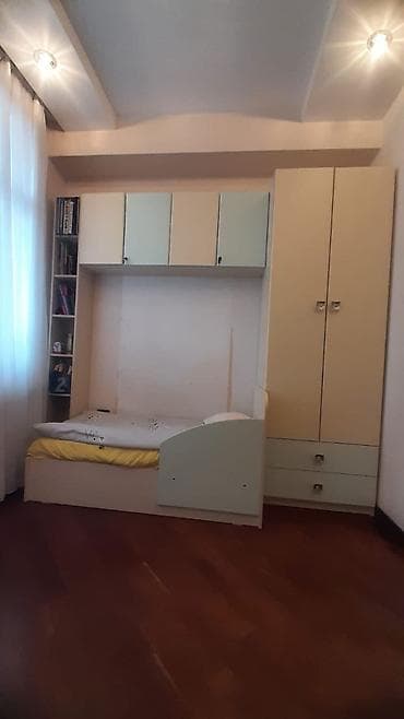 genç odası: *150azn* Gənc yataq desti satilir.Yaxsi veziyyetdedir.Unvan Tibliski — 1