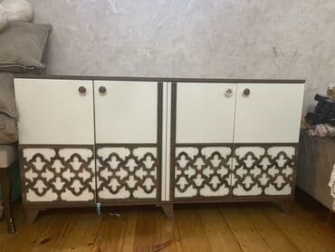 Masalar və oturacaqlar: Açılan, 4 qapılı Düz dolab, Bufet — 1