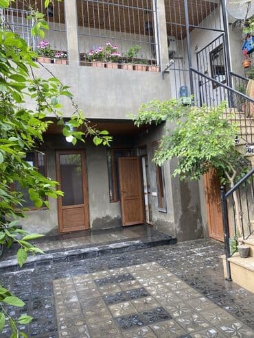 yeni günəşlidə satılan evlər: Fərdi yaşayış evi, iki mərtəbəli, geniş həyəti və terraslı. Evin — 12