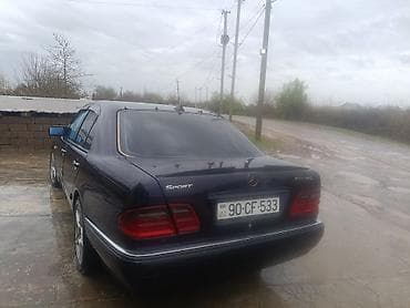 ceşka mersedes: Mercedes-Benz E-Class: 2.3 l | 1995 il Sedan — 3