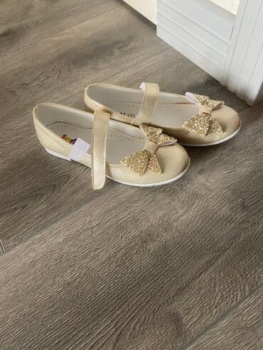 qiz usagi ucun ayaqqabilar: Uşaq ayaqqabısı,Cemi 1 defe moda yarışmasina geyinib.Hal hazirda sıxır — 4