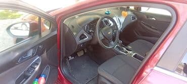 yağış sensoru: Chevrolet Cruze sedan – qırmızı (metalik) rəngdə, 4 qapı, arxa “CRUZE” — 8