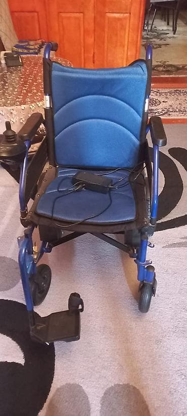 Tibbi geyim: Elektrik əlil arabası - Rəng: mavi karkas, qara qoltuqaltılar və ayaq — 2