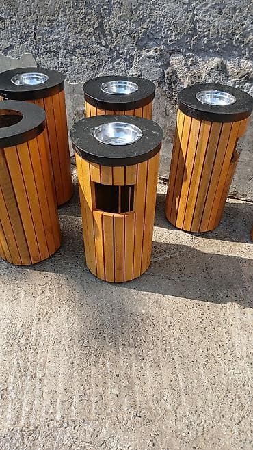 Biznes üçün avadanlıq: Məhsul: Açıq məkan üçün dekorativ zibil qutuları və taxta paltar — 1