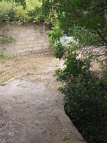 glock 17 oyuncaq: 10 sot torpaqda yerləşən 2 mərtəbəli bağ evi. - Ümumi ölçü: 9,1 m x — 9