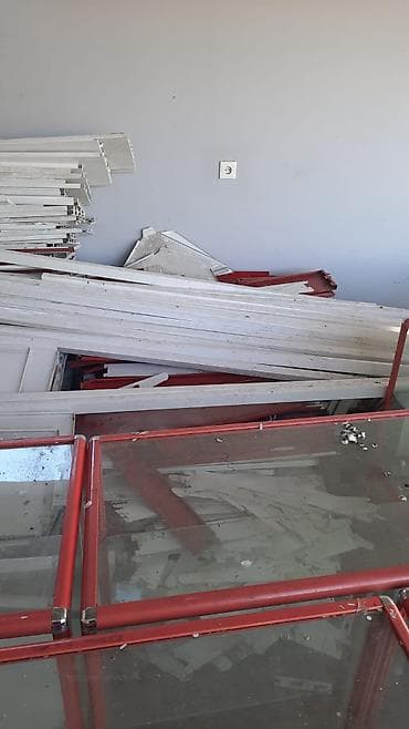 restoran avadanliq: Mağaza vitrinləri və rəf sistemləri – metal karkaslı, şüşə vitrinlər — 4