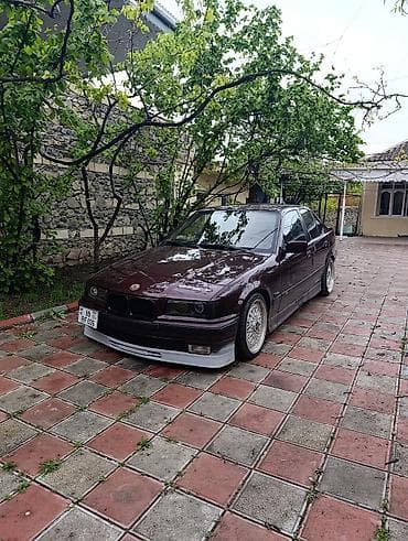 bmw mini cooper: BMW 3 series: 1.9 l | 1993 il Sedan — 5