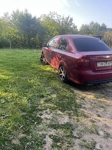 padpres satisi: Chevrolet Aveo LS sedan - Kuzov: 4 qapılı sedan, albalı/qırmızı rəng — 2