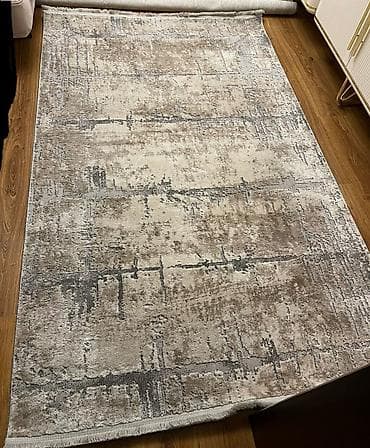 kavralit: Xalça - Rəng palitrası: boz, qəhvəyi-bej və açıq krem tonları; müasir — 1