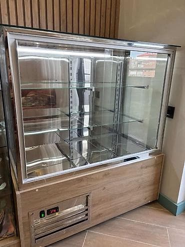 Soyuducu avadanlığı: Hundurluk 131 
derinlik 74 
eni 86 — 2