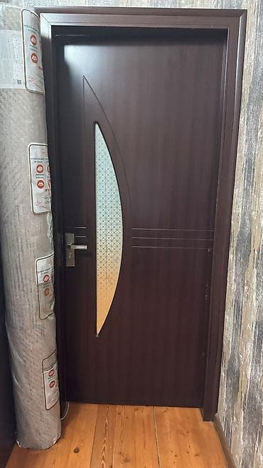 avropa qapi: Mebel qapısı – tünd qəhvəyi rəngdə. - Rəng: tünd qəhvəyi (wenge — 2