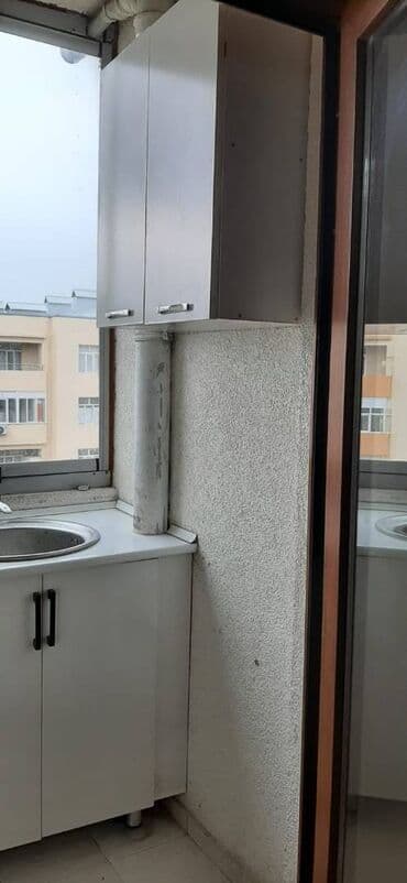 qarayev obyekt: Qaraev metrosuna yaxin 18 mertebeli binanın 16-ci mərtəbəsində — 16