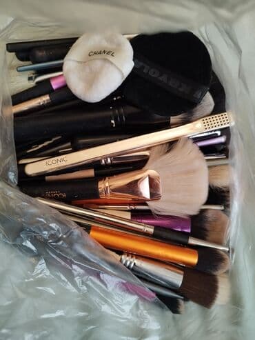 göz altı ləkələr: Göz kölgələri, Kryolan, Ünvandan götürmə — 4