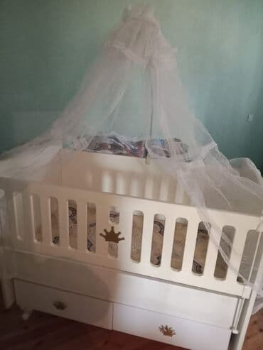 Oğlan və qız üçün, Dördbucaq, Beşik, Dəst ilə, Matras ilə, Yellənmə mexanizmsiz