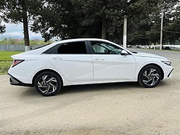 kredit masin ucuz: Hyundai Elantra – ağ rəngli, müasir dizaynlı sedan - Xarici görünüş — 7