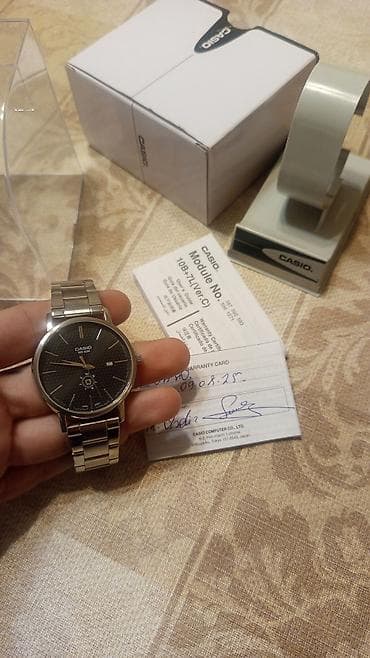 Смарт браслеты: Б/у, Наручные часы, Casio, цвет - Серебристый — 1