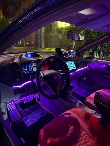 Honda Insight: 1.3 л | 2013 г. Седан — 7