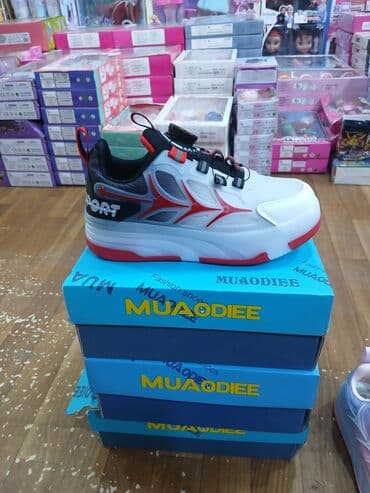 детские спортивные лосины: Müxtəlif rənglərdə olan uşaq krosu ayaqqabılar, müasir dizaynı ilə — 5