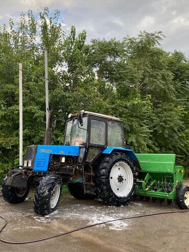 трактор yto x904 цена в бишкеке: Traktor saz vəziyyətdədir. Üzərində kotan,taxıl səpən və rotor — 1