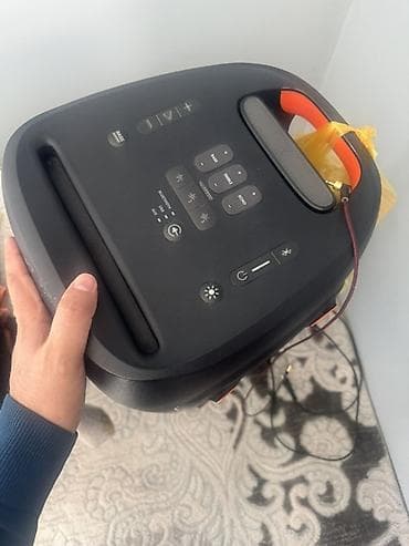 baku electronics notebook: JBL Kolonka, Növ - Portativ, rəng - Qara — 1