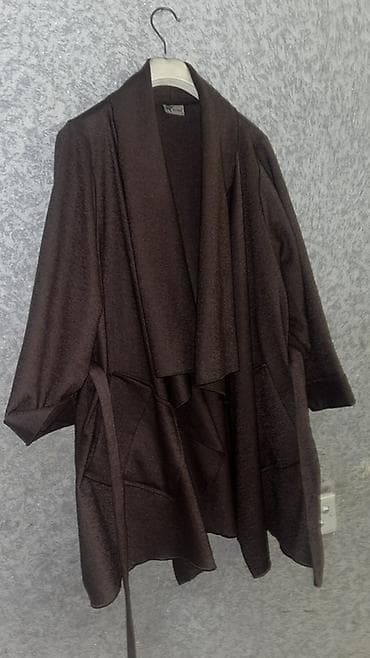 Baş geyimləri: Qəhvəyi üst geyimi yeni kimidir, orta qalınlıqdadır, panço tiplidir — 2