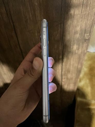 iphone 11 nece manatdir: IPhone 11, 64 GB, Face ID — 7