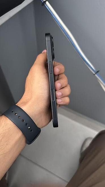 iphone 16 e: IPhone 16, 128 GB, Qara, Face ID — 3