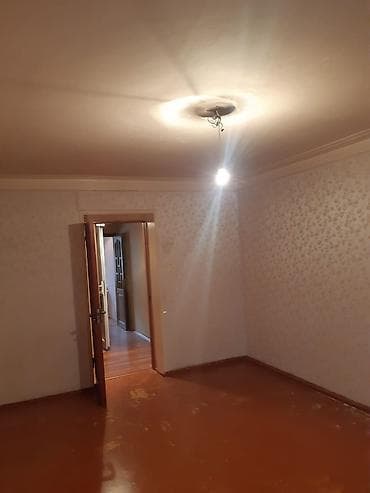 neftcala ev: Sumqayıt, 3 otaqlı, Köhnə tikili, 72 kv. m — 3