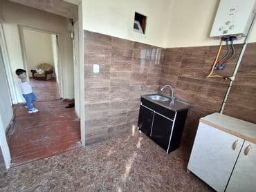 sumqayit 13 mkr evler: Bakı, Yeni Suraxanı, 2 otaqlı, Köhnə tikili, 46 kv. m — 2