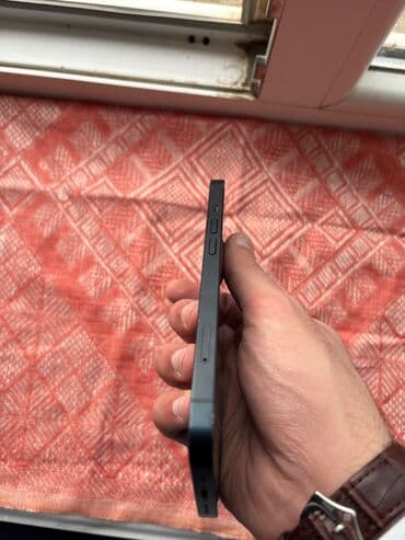 3D panellər: IPhone 13, 256 GB, Midnight, Simsiz şarj — 4