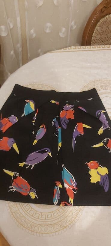 karandaş qadın ətəkləri: Əla vəziyyətdə hər iki yandan cibləri olan ətək.Qiyməti 8 manat — 3