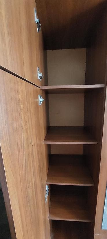 işlenmiş qapilar: İşlənmiş şkaf satılır. Hər bir hissəsi istifadəyə yararlıdır — 3