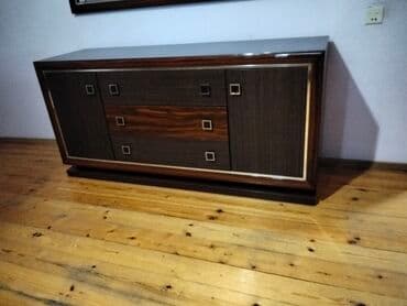 Qonaq otağı üçün mebel dəsti Tərkibi: - TV stendi: geniş mərkəzi TV