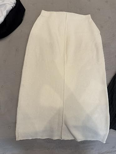 salvar qadin: - Məhsul: Geyim dəsti – 3 ədəd şalvar + 1 ədəd ətək - Tərkib: 1) Bej — 4