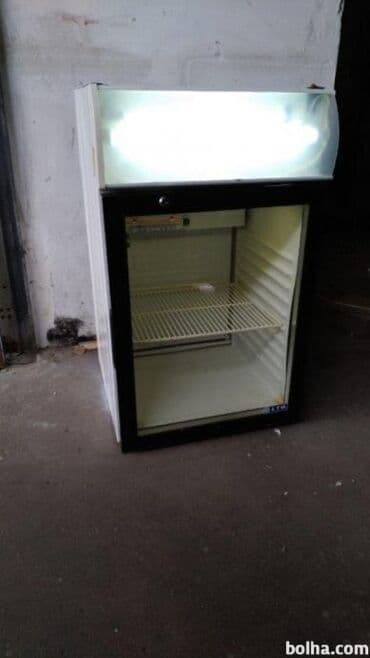 beko dfn 26424 x: Bu, daxili rəfi olan və şüşə qapili mini soyuducudur — 1