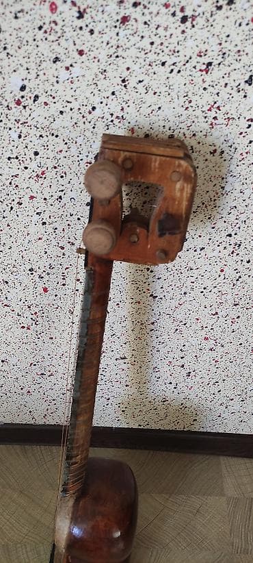 gitara klasik: Məhsul: Tar (xalq simli musiqi aləti).Evde usaqindir illərin — 6