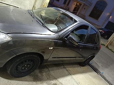 Saipa Tiba: 1.4 l | 2014 il 250 km Hetçbek
