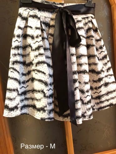 ağ ətəklər: Очень классная юбка из плотной ткани
Фирма - Doris — 1