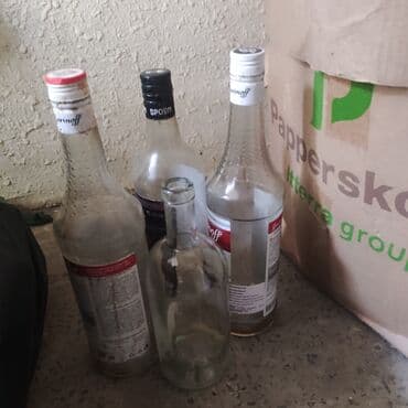 şüşə butulka: Təcili hamısı 15 man. boş şüşə butulkalar - Material: şəffaf qalın — 1