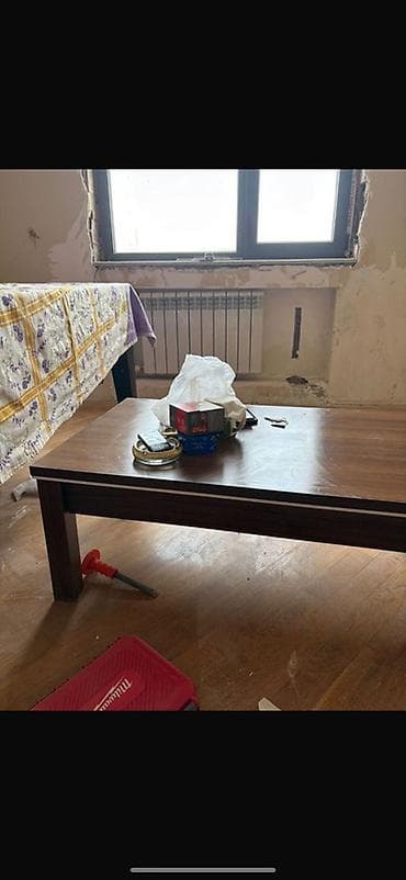 kişi ayaqabisi: Jurnalni masa 50azn Yasamal 0903 leli Aşağı masa – qəhvə/çay masası — 1