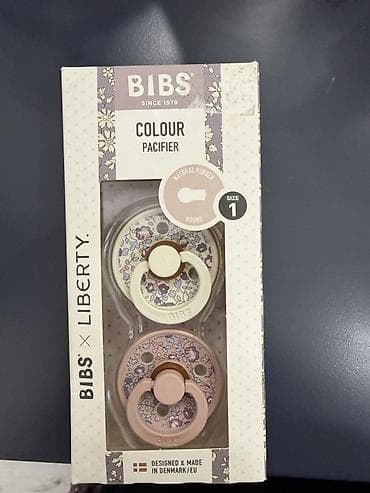Asılqanlar üzərində hədiyə verilir BIBS x LIBERTY Colour Pacifier –