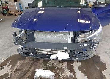 hyundai elantra teker: Hyundai Elantra, mavi rəng, sedan kuzov. Xüsusiyyətlər: - Kuzov: 4 — 1
