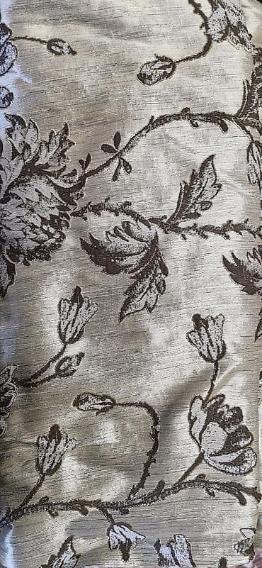 perde satilir: Pərdə satılır,söküyü,kəsiyi yoxdur.430sm hündürlüyü,150sm — 2